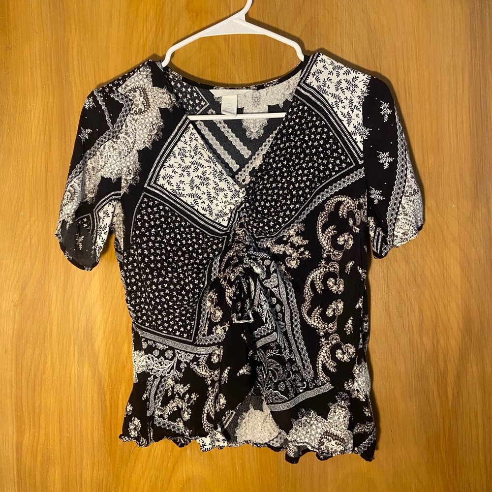 H&M Black Paisley Handkerchief Pattern Top Adjustable Drawstring Center Size 4